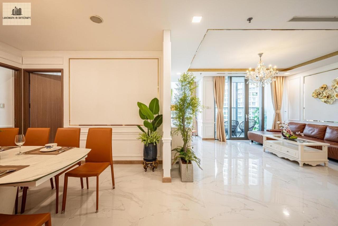 Landmark 81 Skyscrape Luxury Romantic